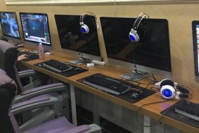 网吧主机进水