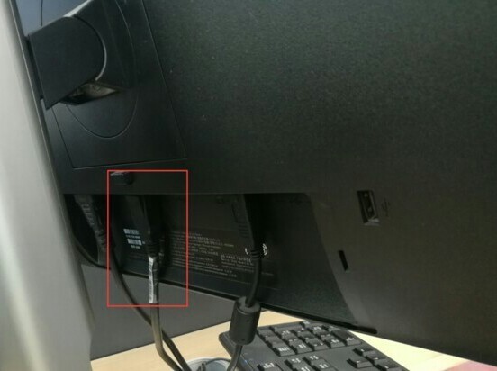 主机运行正常屏幕键盘鼠标不亮