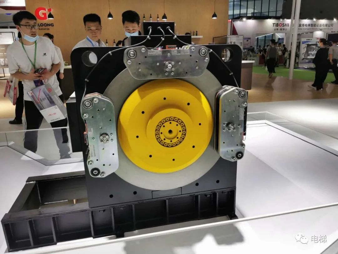 电梯主机附加制动器
