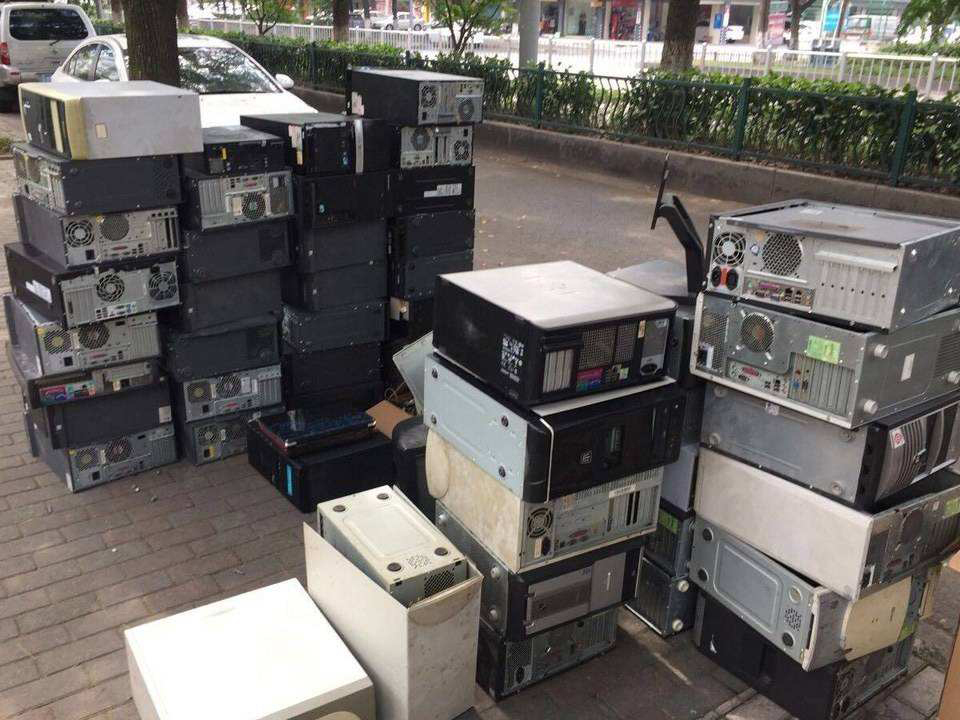 南昌废弃的电脑主机