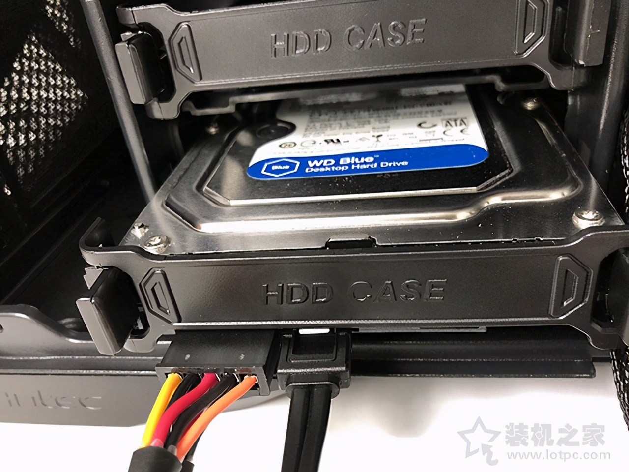 机械硬盘怎么装入主机