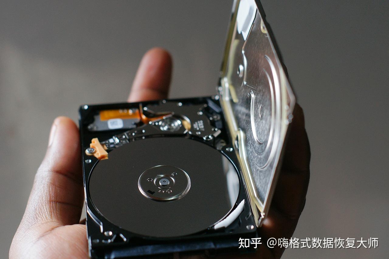 电脑主机硬盘突然读不出来