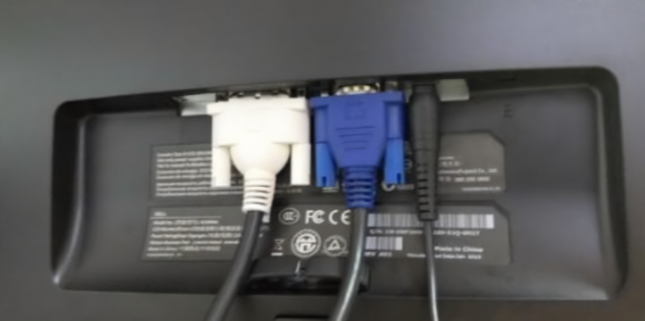 电脑主机连接显示器的线叫什么名