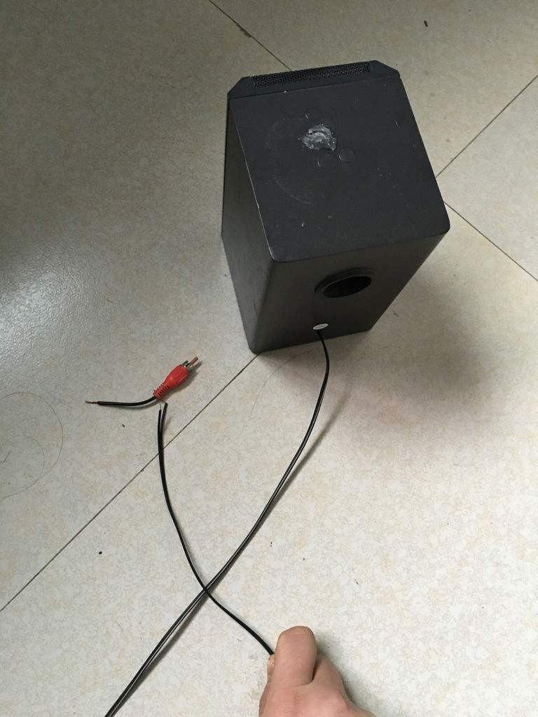 小音响线的连接电脑主机